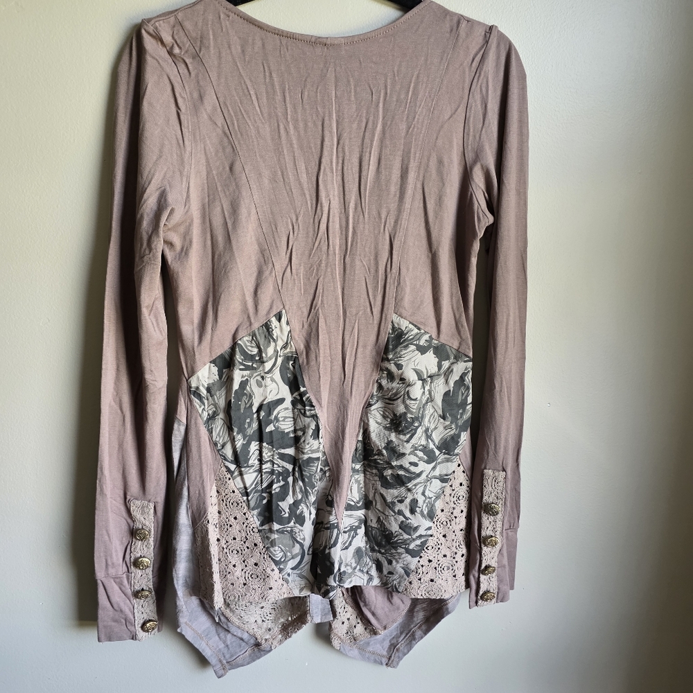 BKE Boutique Pieced Mixed Media Print Long Sleeve Blouse Chuny Buttons Sixe XL - Picture 2 of 7
